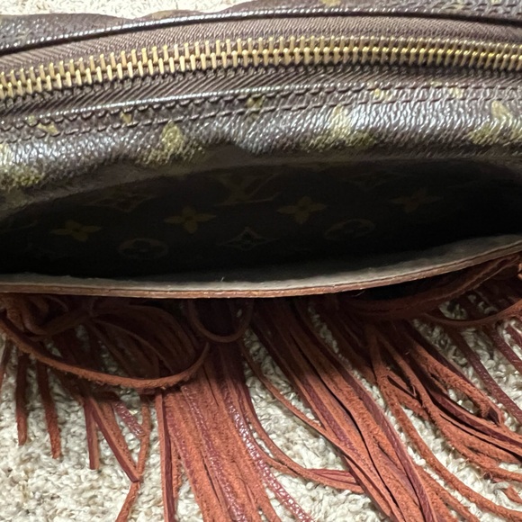 Authentic Vintage Louis Vuitton Bag - Picture 14 of 16